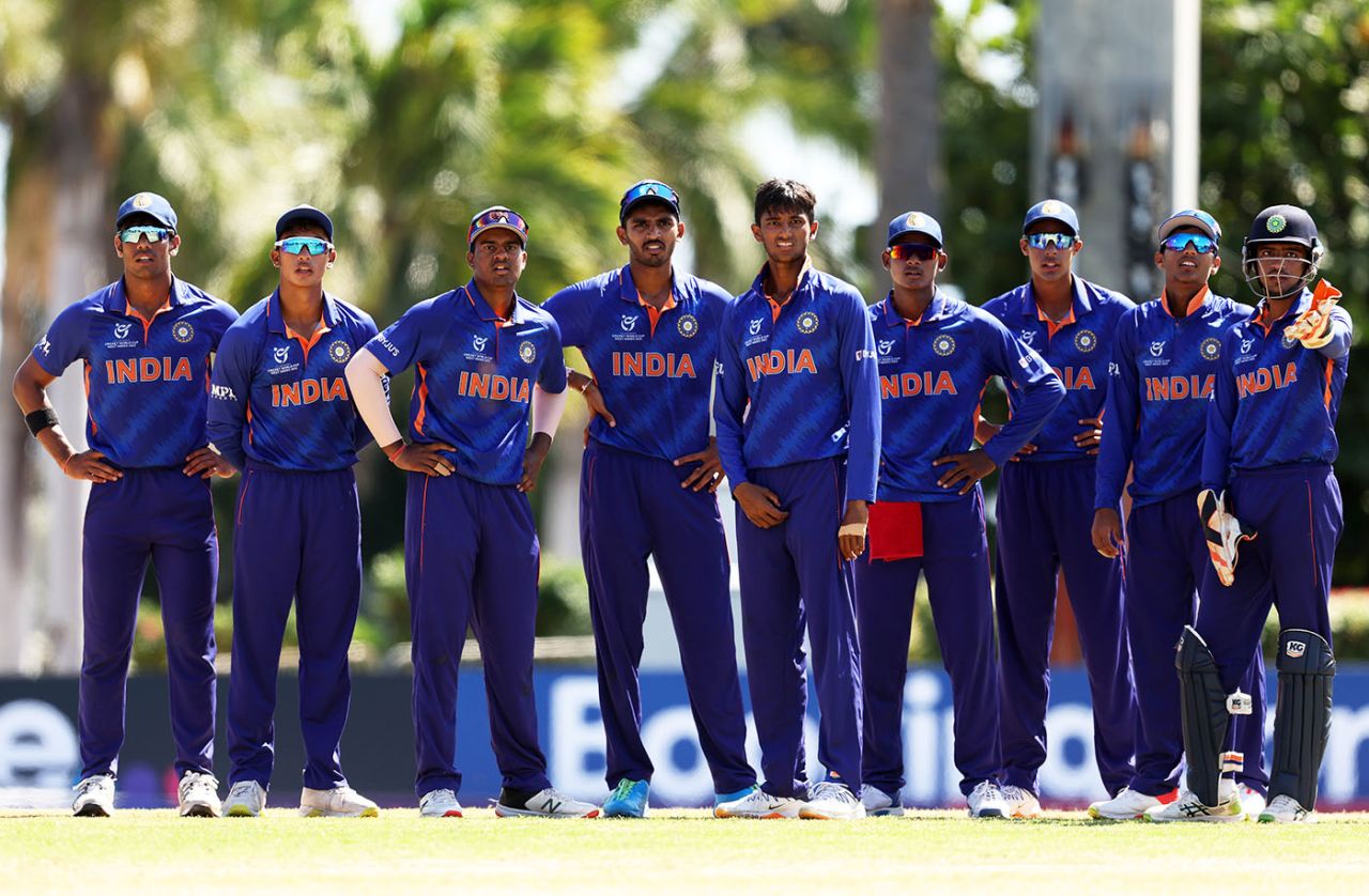 India look at the big screen for the review, Bangladesh vs India, Under-19 World Cup 2022, quarter-final, Coolidge, January 29, 2022