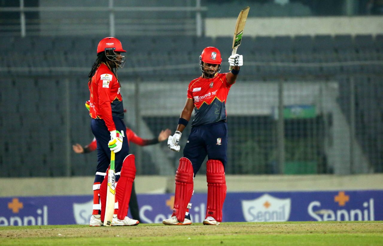 Shykat Ali raises his bat after bringing up a quick half-century, Comilla Victorians vs Fortune Barishal, BPL 2022 final, Dhaka, February 18, 2022