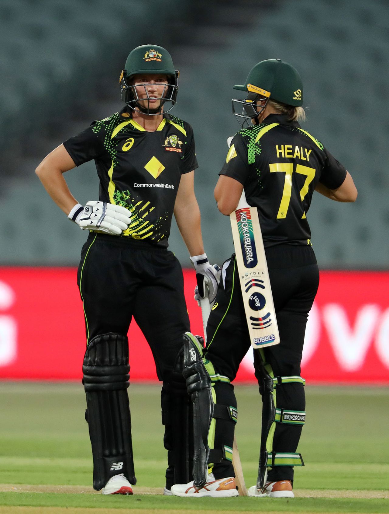Meg Lanning and Alyssa Healy chat in the middle, Australia Women vs England Women, Women's Ashes, 1st T20I, Adelaide Oval, January 20, 2022