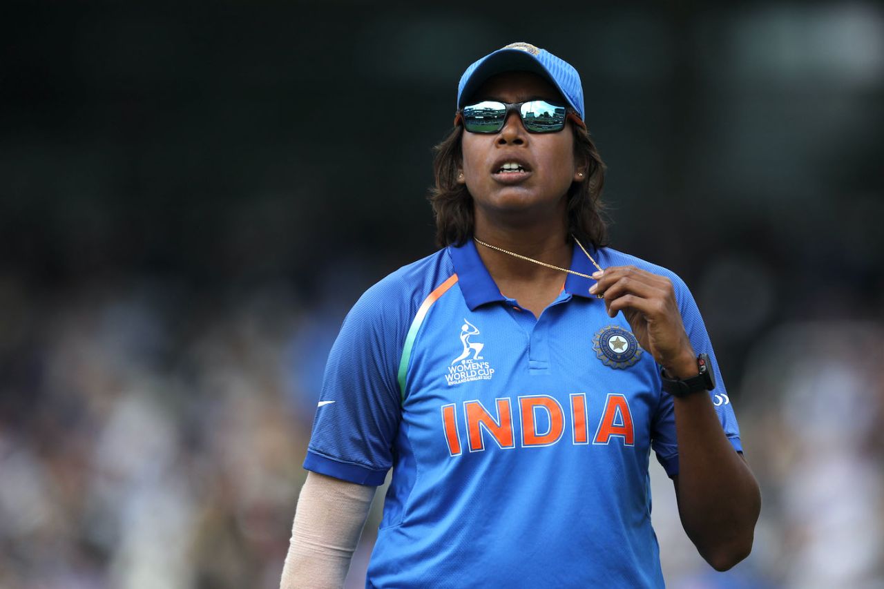 Jhulan Goswami looks on, England women vs India women, Women's World Cup final 2017, Lord's, July 23, 2017