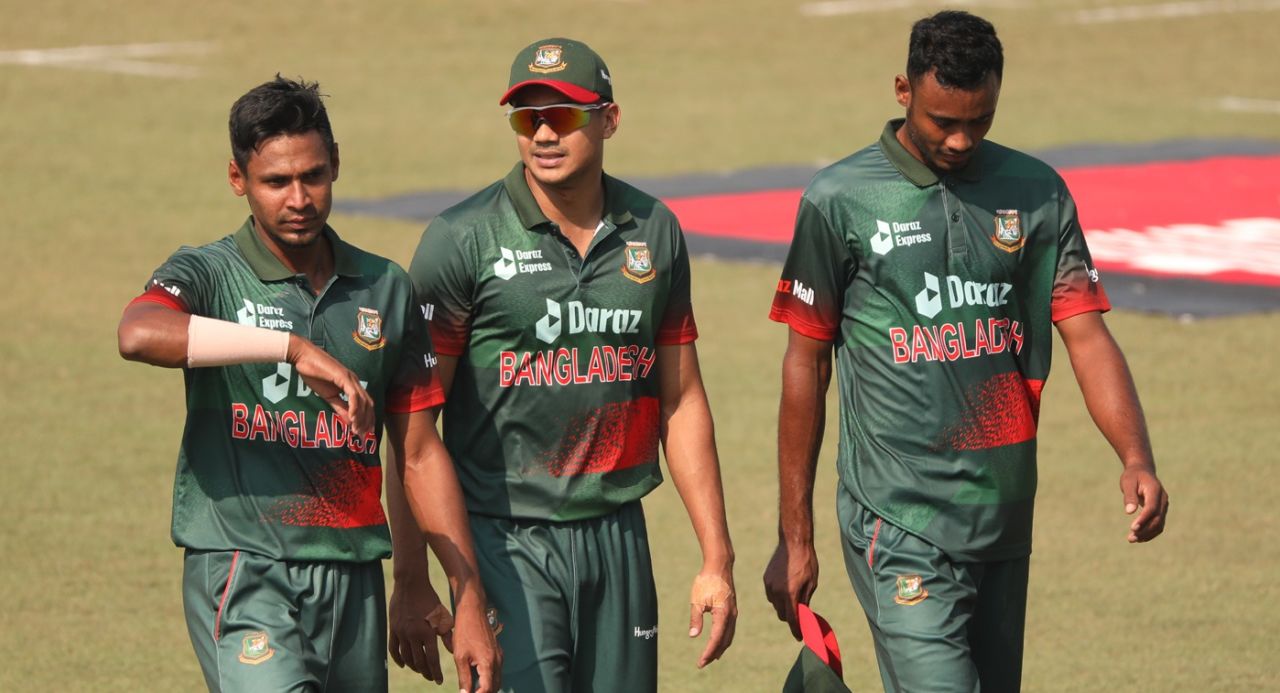 Mustafizur Rahman, Taskin Ahmed and Shoriful Islam walk back after bowling Afghanistan out, Bangladesh vs Afghanistan, 1st ODI, Chattogram, February 23, 2022