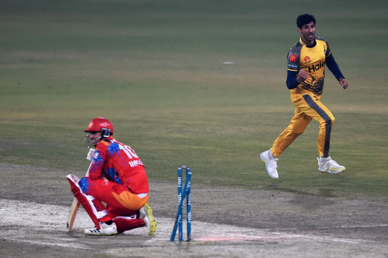 Salman Irshad is thrilled after knocking over Alex Hales, Peshawar Zalmi vs Islamabad United, PSL Eliminator 1, Lahore, February 24, 2022