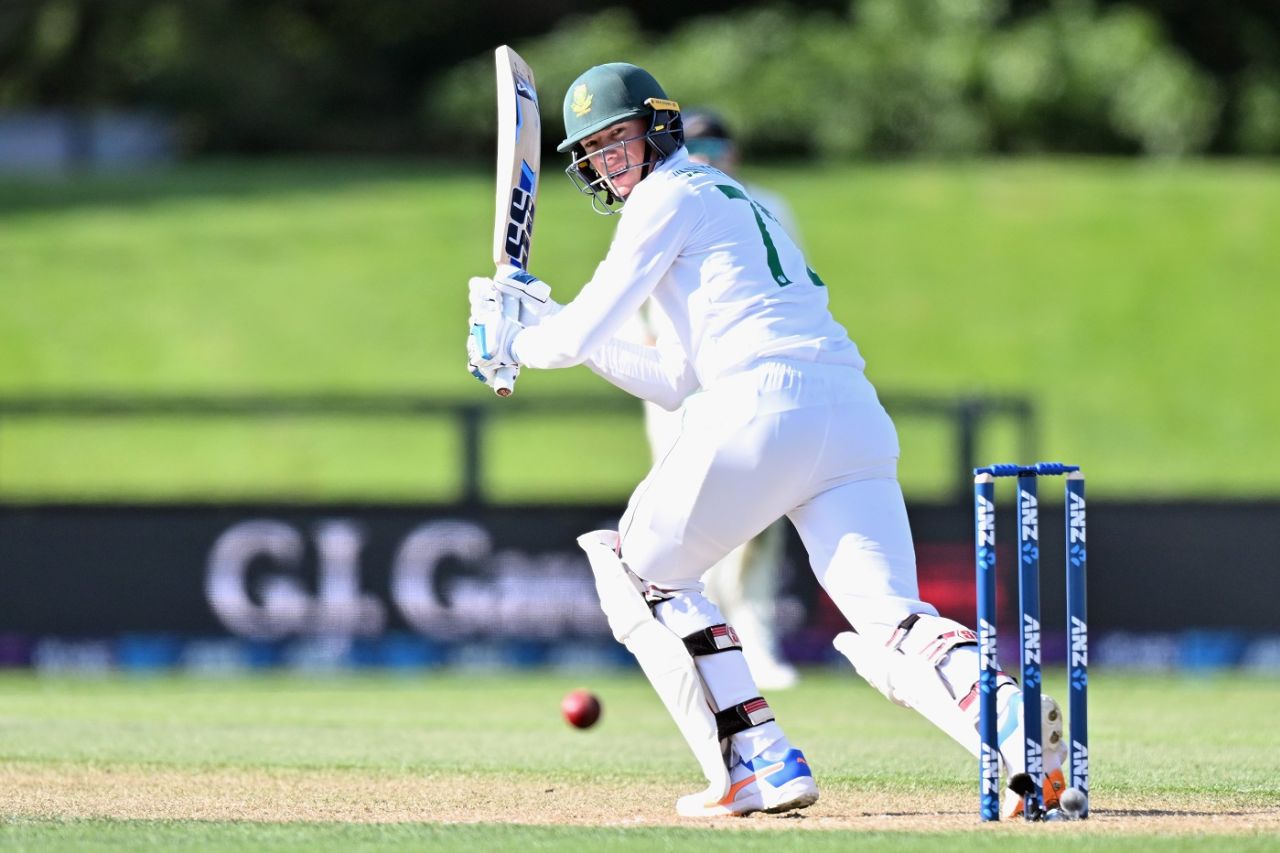 Rassie van der Dussen flicks one away, New Zealand vs South Africa, 2nd Test, Christchurch, 1st day, February 25, 2022