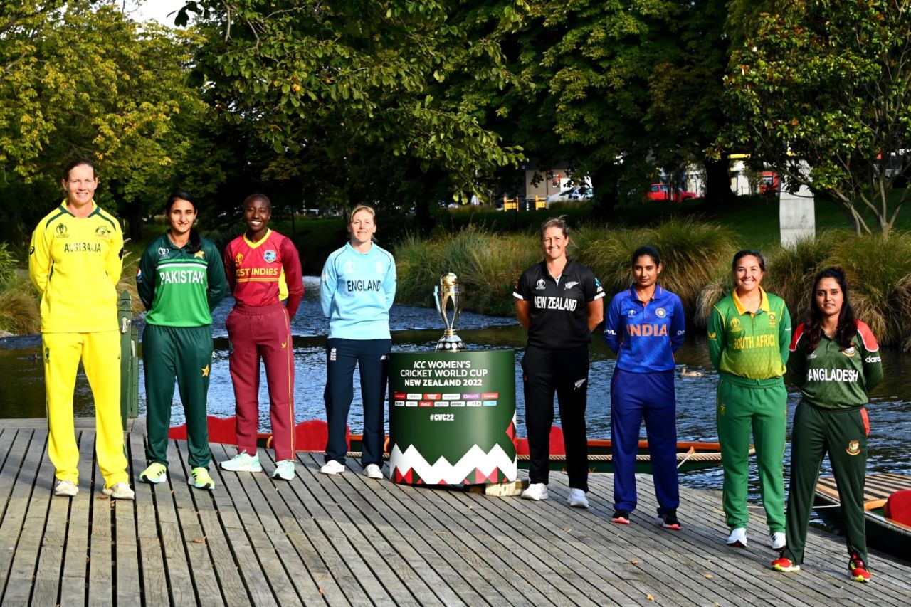 World Cup captains Meg Lanning, Bismah Maroof, Stafanie Taylor, Heather Knight, Sophie Devine, Mithali Raj, Sune Luus and Nigar Sultana pose with the trophy, Women's ODI World Cup 2022, Christchurch, February 25, 2022