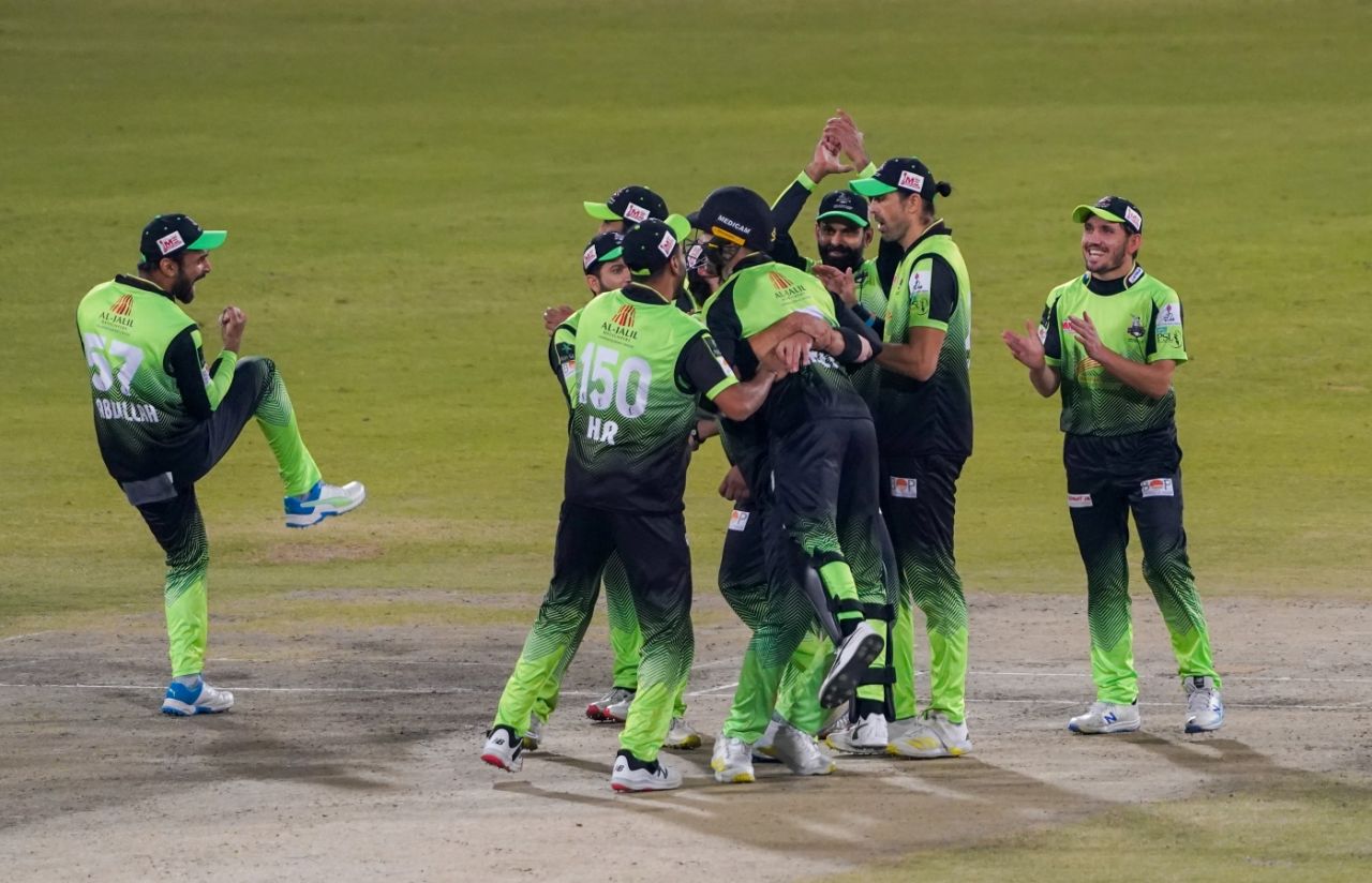 The Lahore Qalandars players celebrate a wicket, Lahore Qalandars vs Islamabad United, PSL 2022, Eliminator 2, Lahore, February 25, 2022
