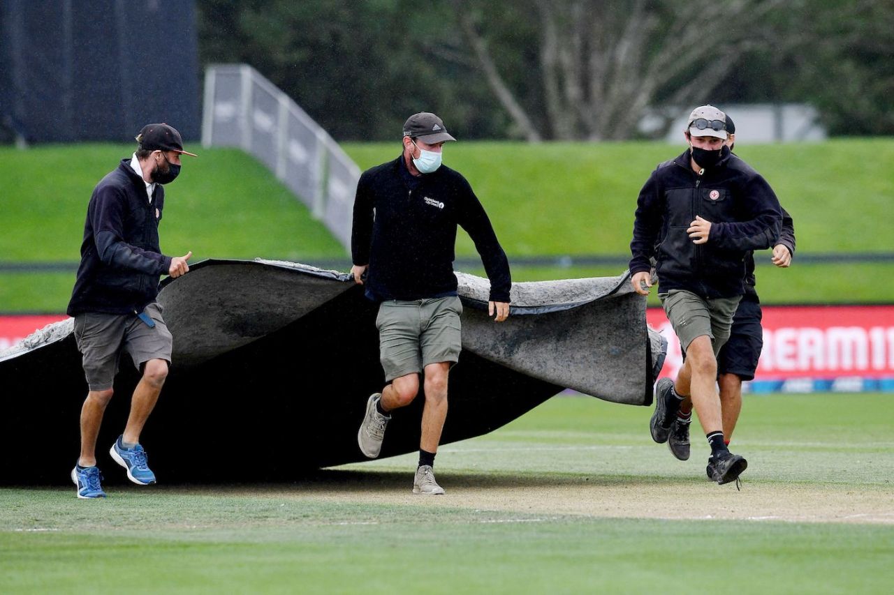 Rain interrupted the second session for a short while, New Zealand vs South Africa, 2nd Test, Christchurch, 2nd day, February 26, 2022