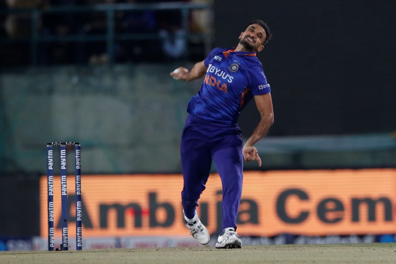 Harshal Patel in his delivery stride, India vs Sri Lanka, 2nd T20I, Dharamsala, February 26, 2022