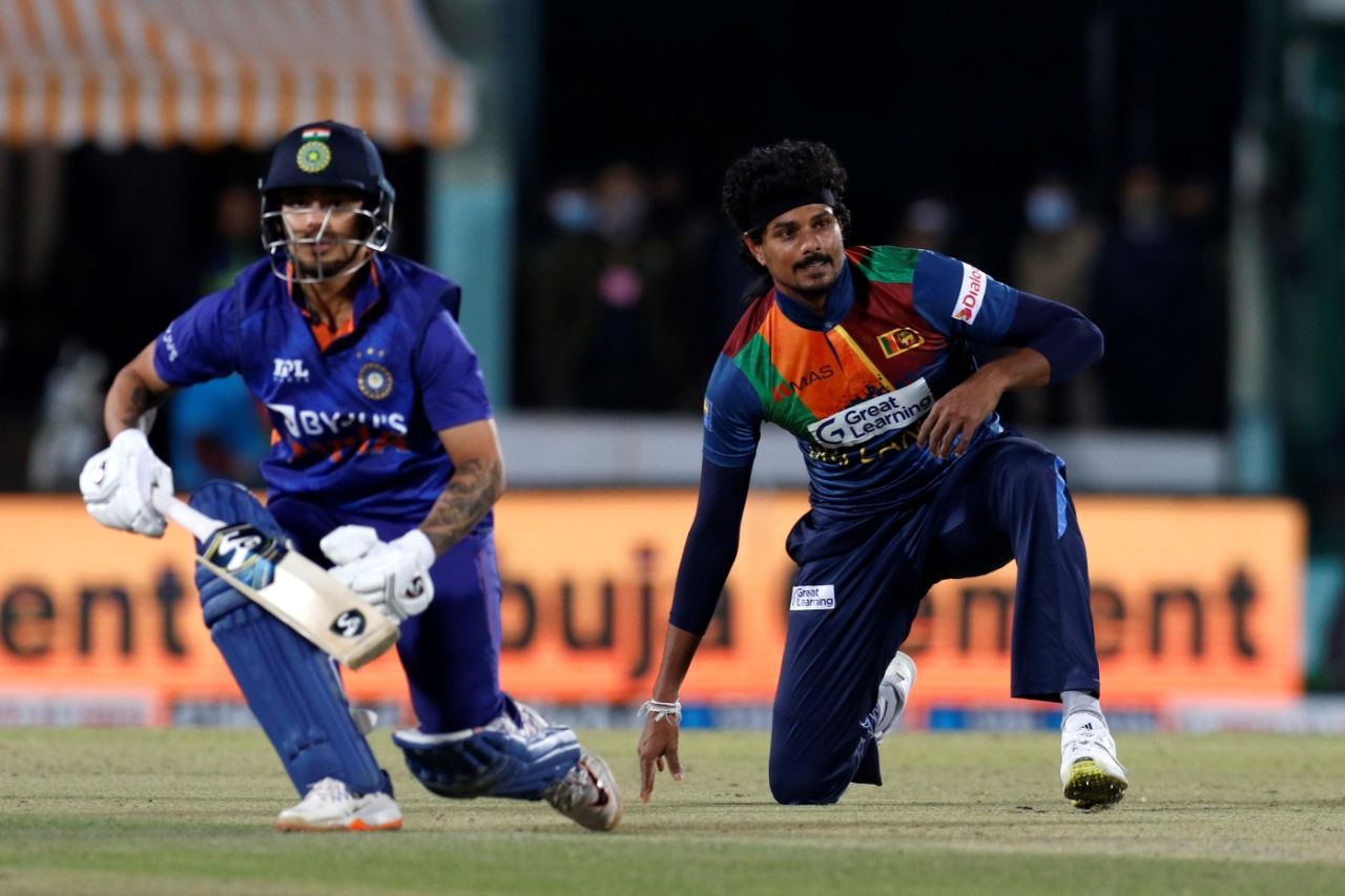 Ishan Kishan and Binura Fernando in a moment of unintended choreography, India vs Sri Lanka, 2nd T20I, Dharamsala, February 26, 2022