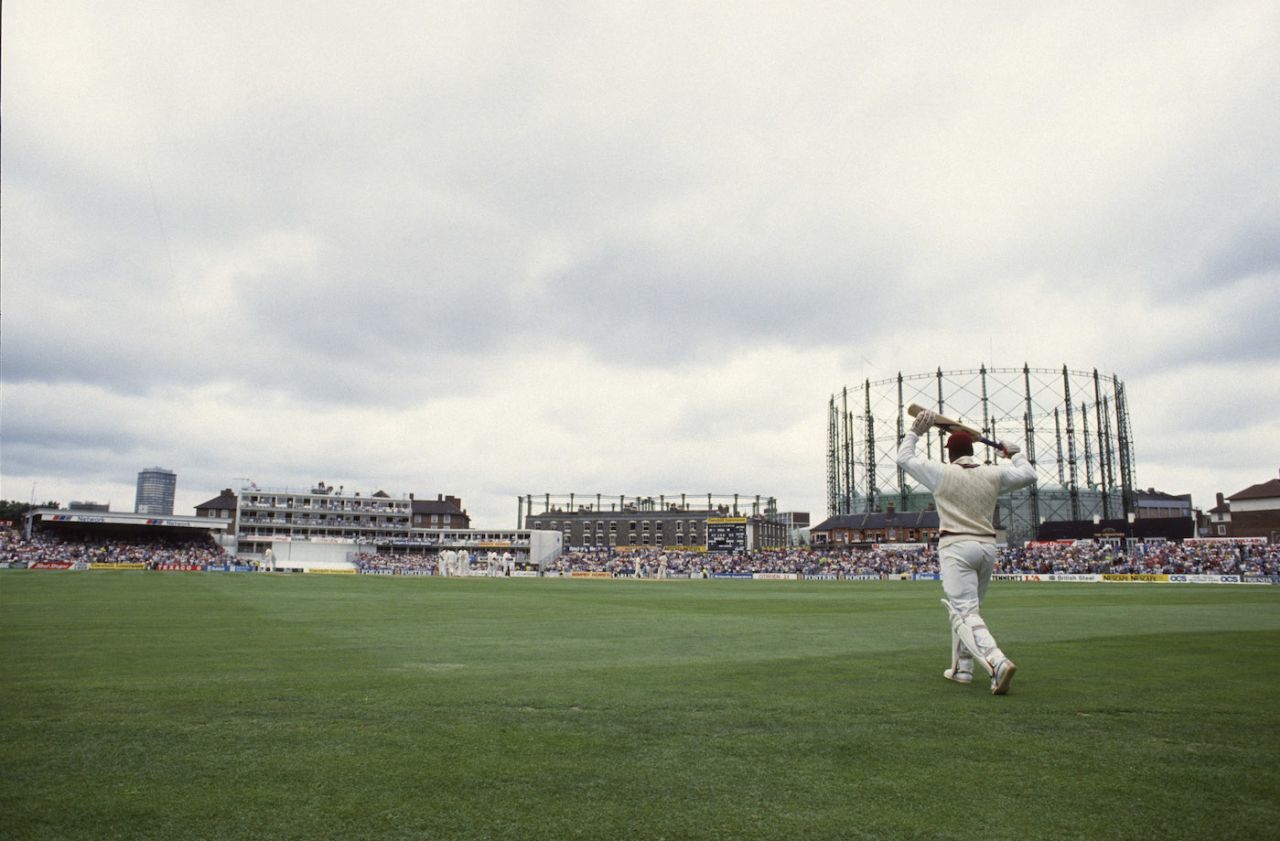 Viv Richards walks out to bat in his final innings, first day, fifth Test, England vs West Indies, The Oval, August 11, 1991