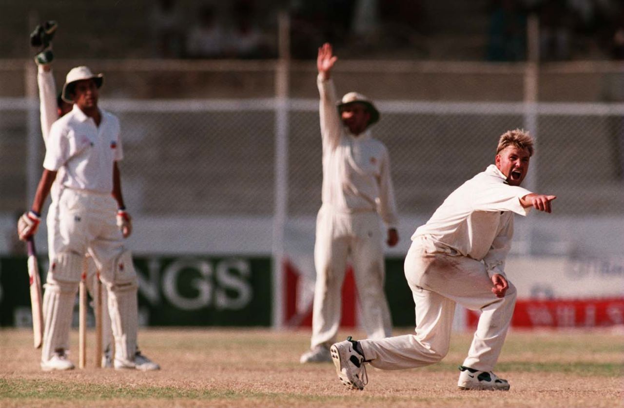 Shane Warne appeals for a wicket, Pakistan v Australia, 1st Test, Karachi, 2nd day, September 29, 1994