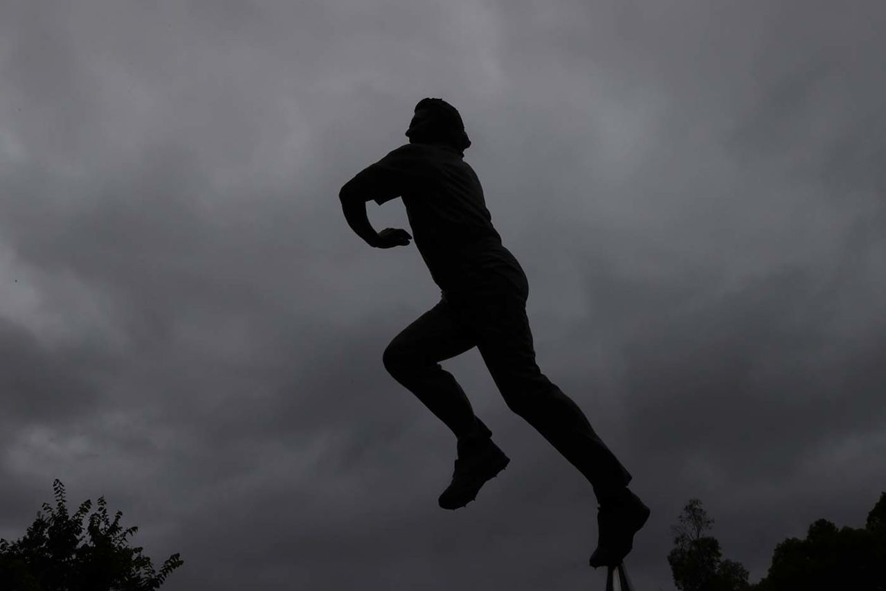 Shane Warne's statue seen on a grey opening day at the MCG, Australia vs England, 3rd Test, 1st day, MCG, December 26, 2021