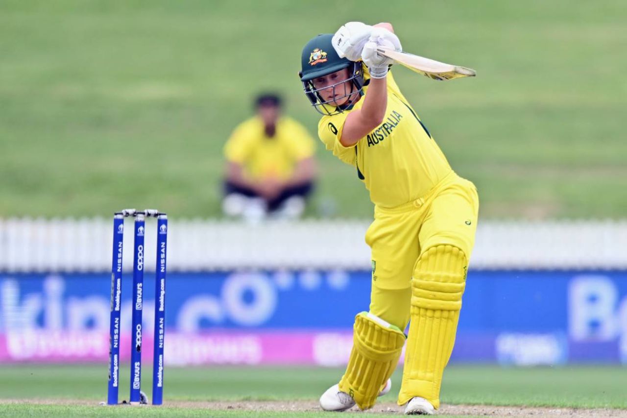 Alyssa Healy rifles one through the covers, Australia v England, Women's World Cup, Hamilton, March 5, 2021