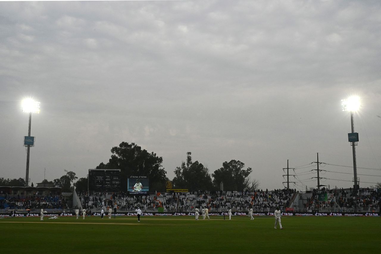 Dark clouds and floodlights take over the Rawalpindi Cricket Stadium, Pakistan vs Australia, 1st Test, Rawalpindi, 3rd day, March 6, 2022