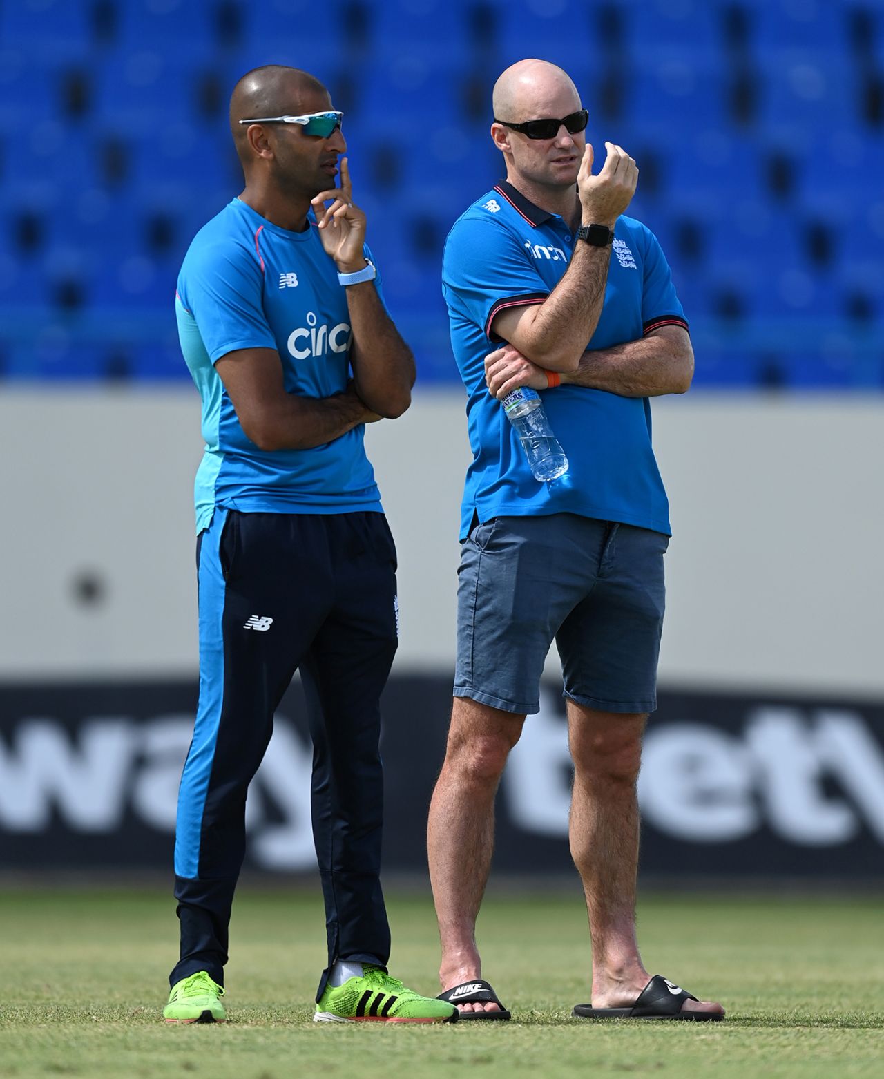 Mo Bobat and Andrew Strauss chat at England training, Antigua, March 6, 2022