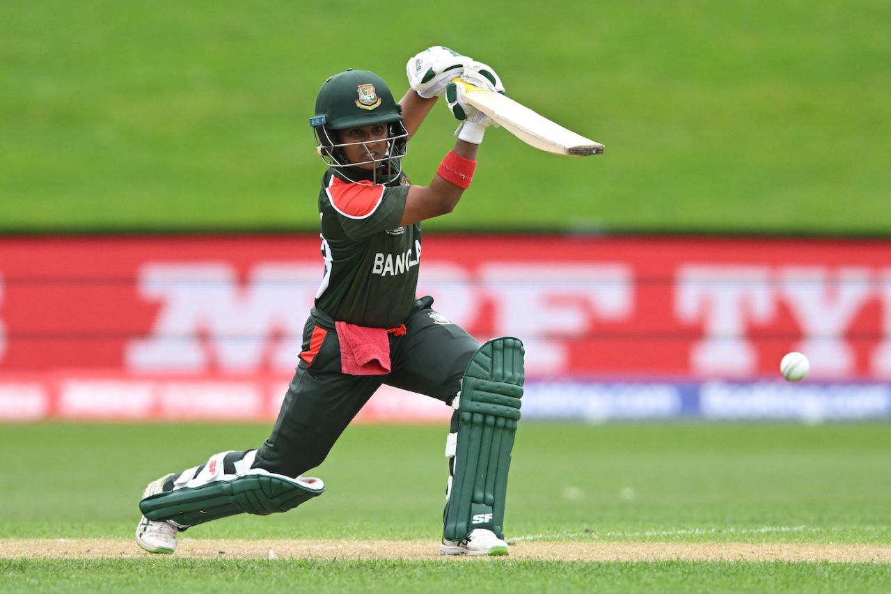 Fargana Hoque drives elegantly, New Zealand vs Bangladesh, Women's World Cup 2022, Dunedin, March 7, 2022