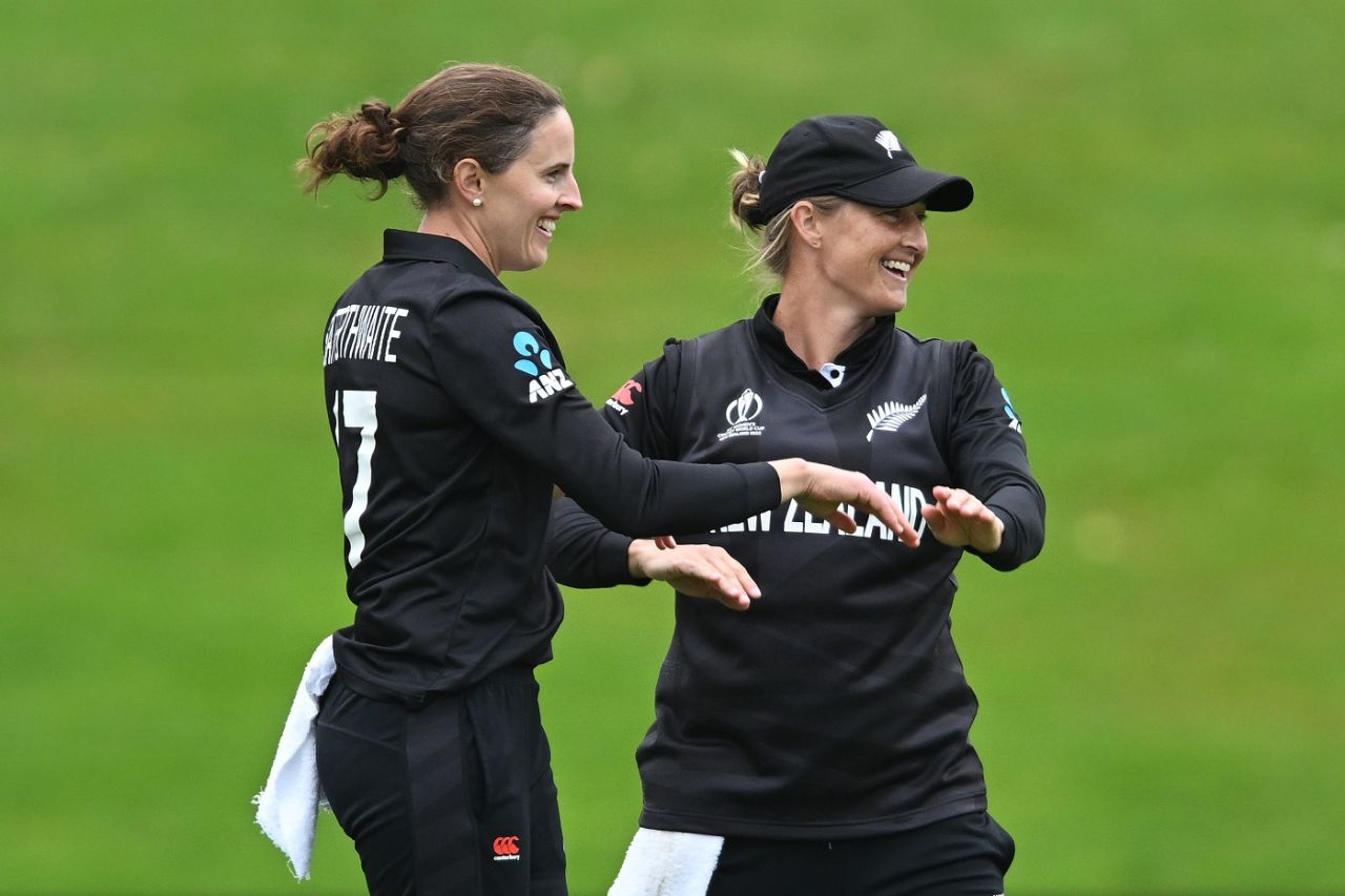 Amy Satterthwaite and Sophie Devine celebrate Nigar Sultana's wicket, New Zealand vs Bangladesh, Women's World Cup 2022, Dunedin, March 7, 2022