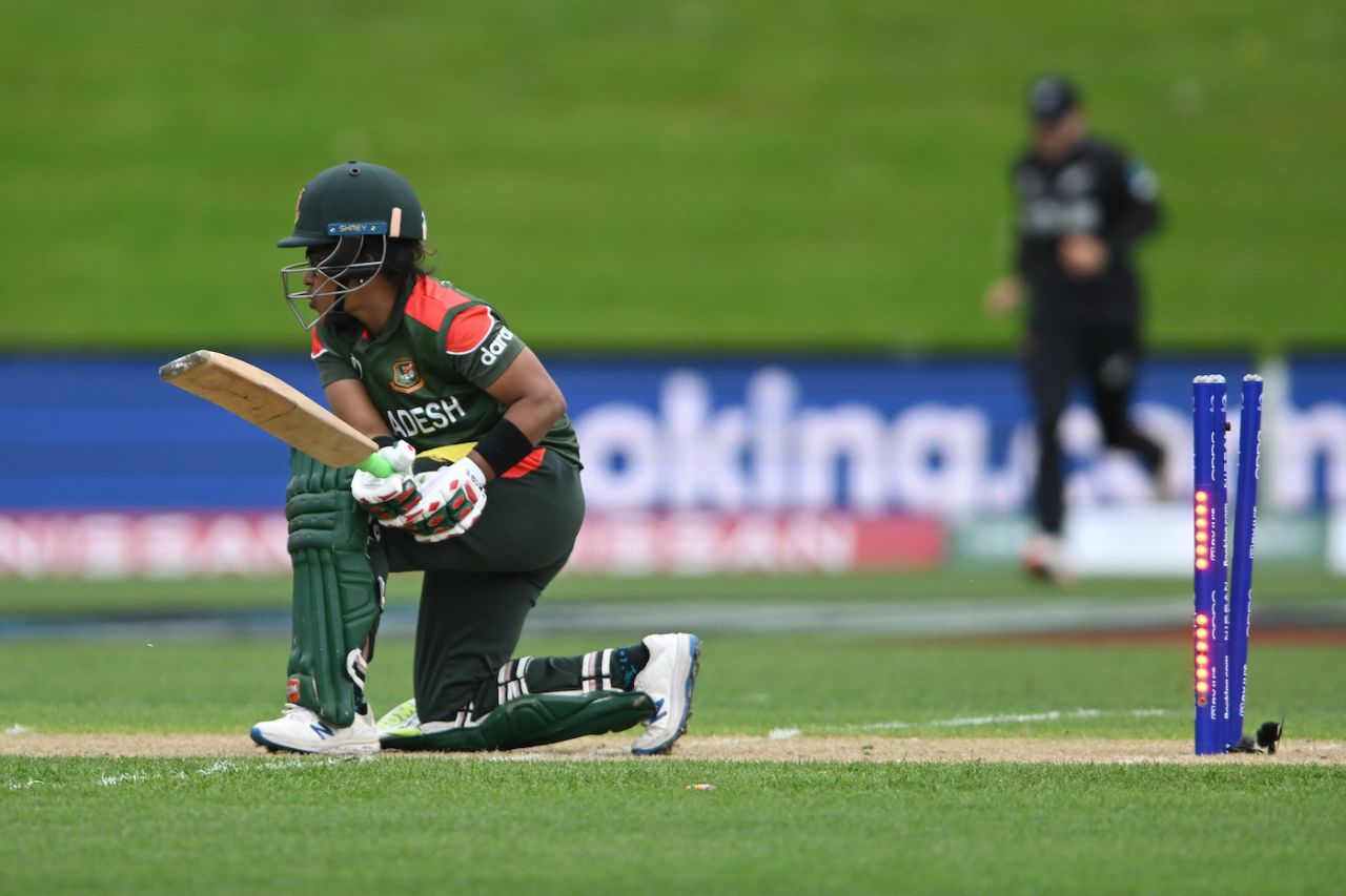 Rumana Ahmed missed a sweep and was bowled, New Zealand vs Bangladesh, Women's World Cup 2022, Dunedin, March 7, 2022