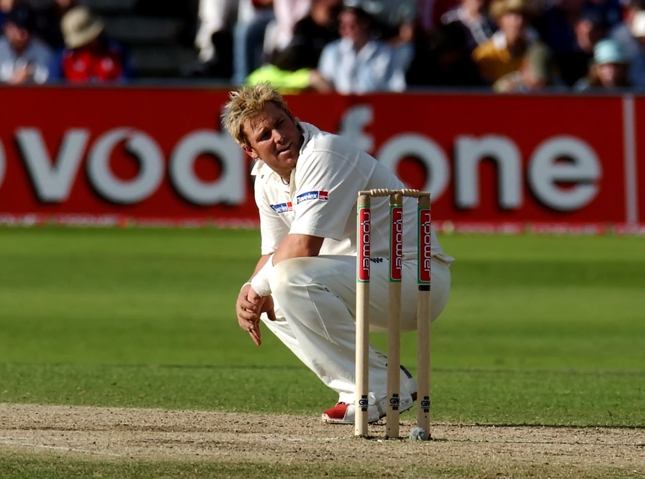 Shane Warne squats by the stumps, The Ashes, England vs Australia, Trent Bridge, August 28, 2005