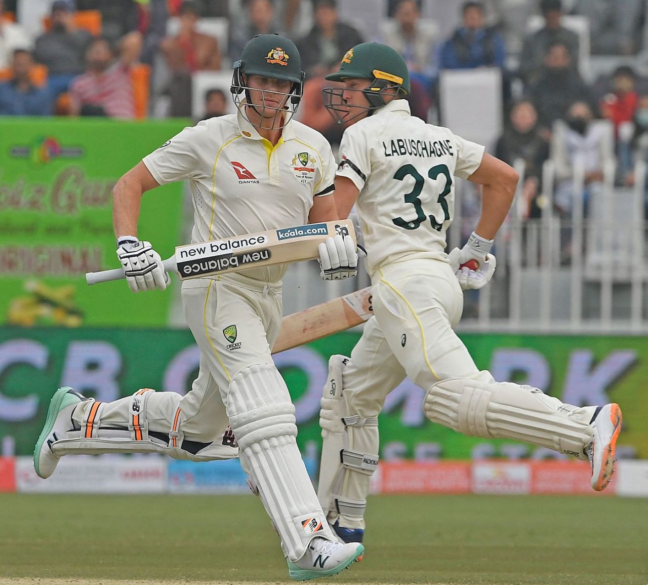 Steven Smith and Marnus Labuschagne dash across for a single, Pakistan vs Australia, 1st Test, Rawalpindi, 3rd day, March 6, 2022