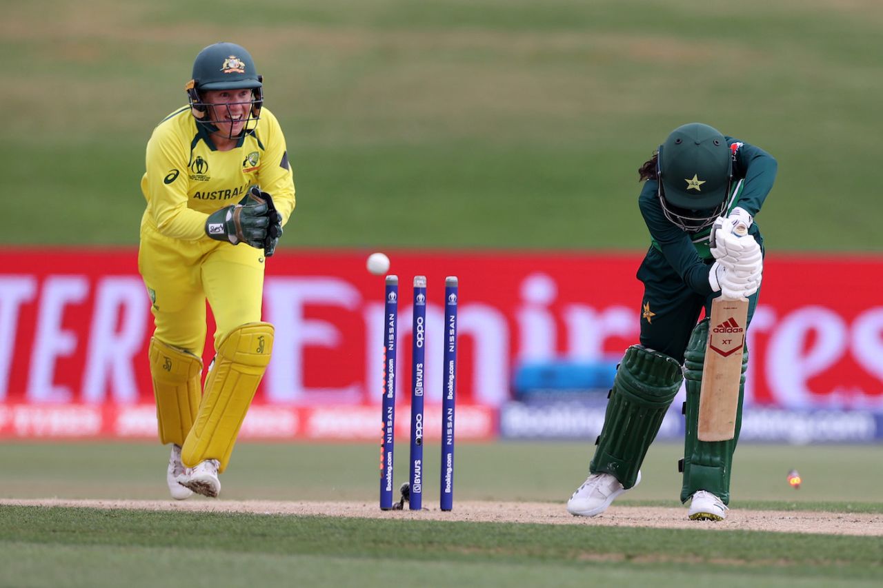 Alyssa Healy is thrilled to see Omaima Sohail bowled by Alana King, Australia vs Pakistan, Women's World Cup 2022, Mount Maunganui, March 8, 2022
