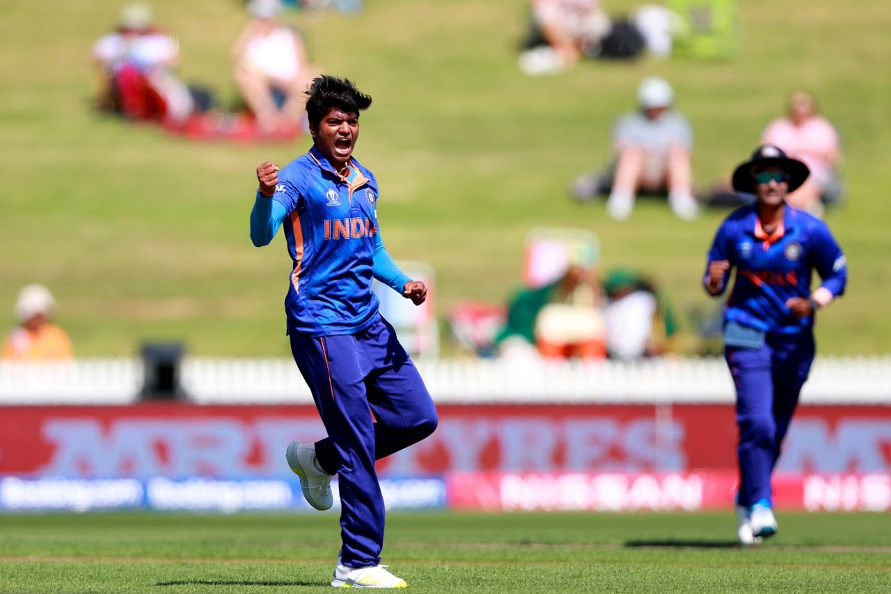 Pooja Vastrakar exults after dismissing Sophie Devine, New Zealand vs India, Women's World Cup 2022, Hamilton, March 10, 2022