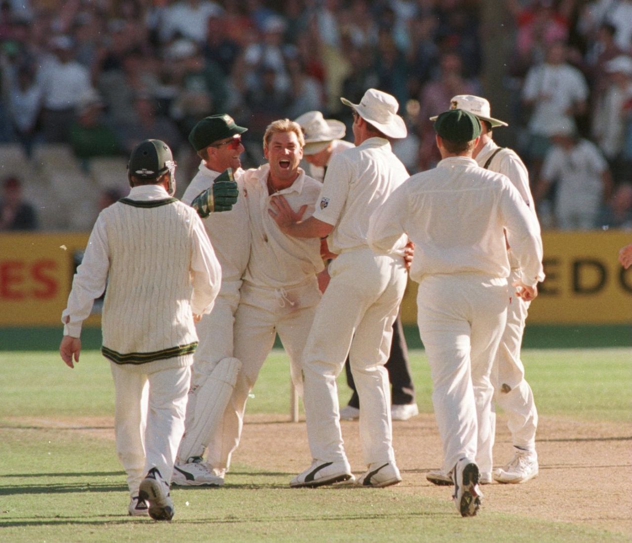 Shane Warne celebrates Basit Ali's wicket, Australia v Pakistan, 3rd Test, Sydney, December 2, 1995