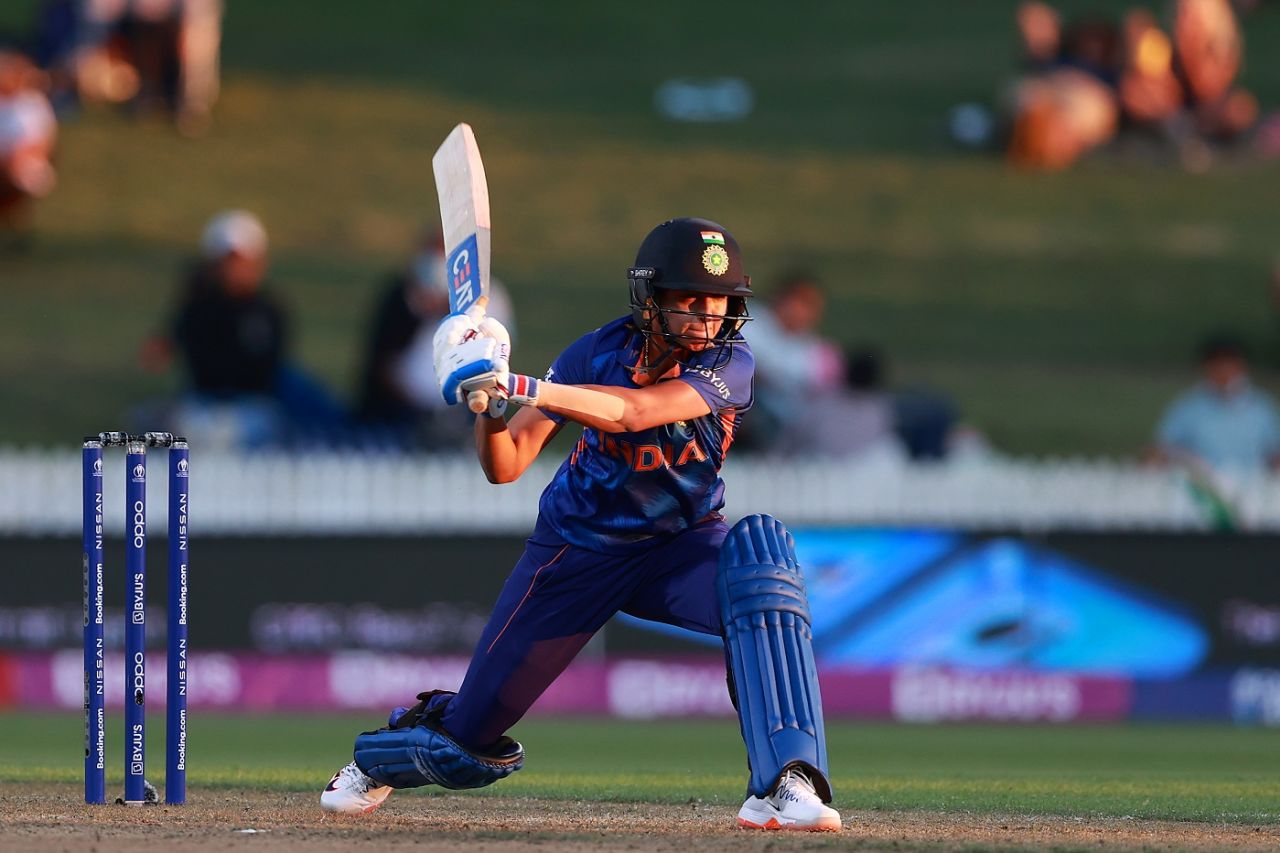 Harmanpreet Kaur gets out the sweep, New Zealand vs India, Women's World Cup 2022, Hamilton, March 10, 2022