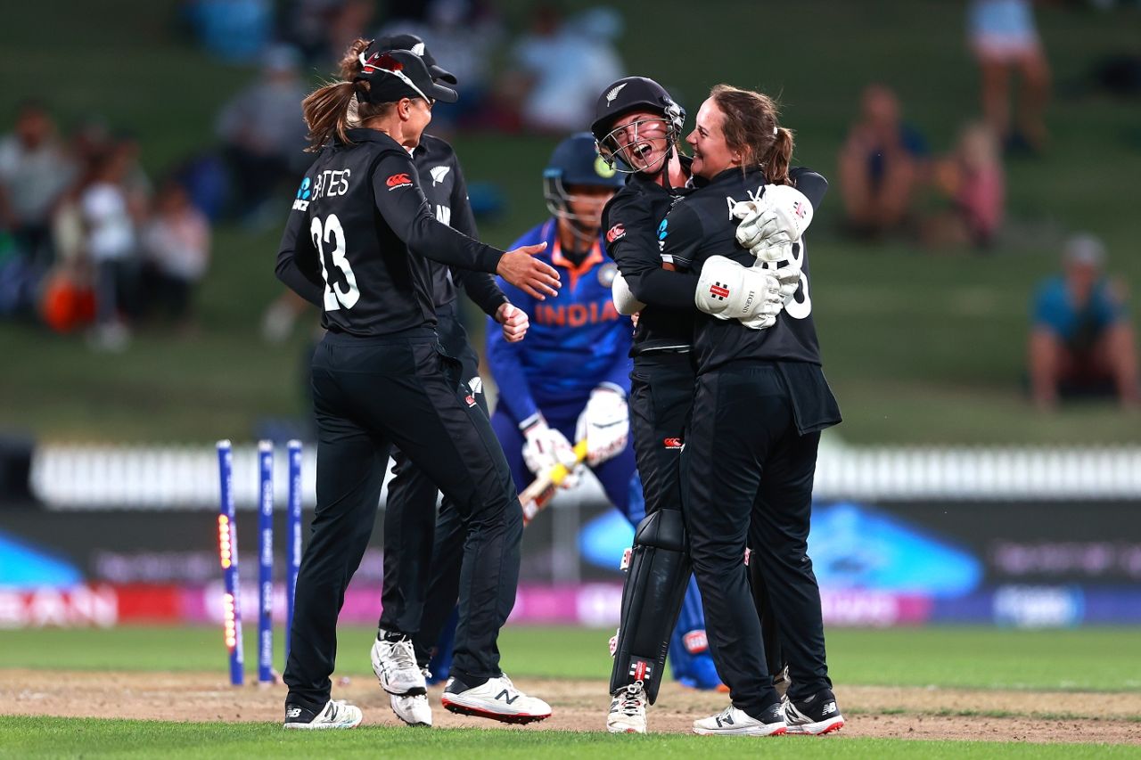 Amelia Kerr gets a bear hug from Katey Martin after dismissing Richa Ghosh, New Zealand vs India, Women's World Cup 2022, Hamilton, March 10, 2022
