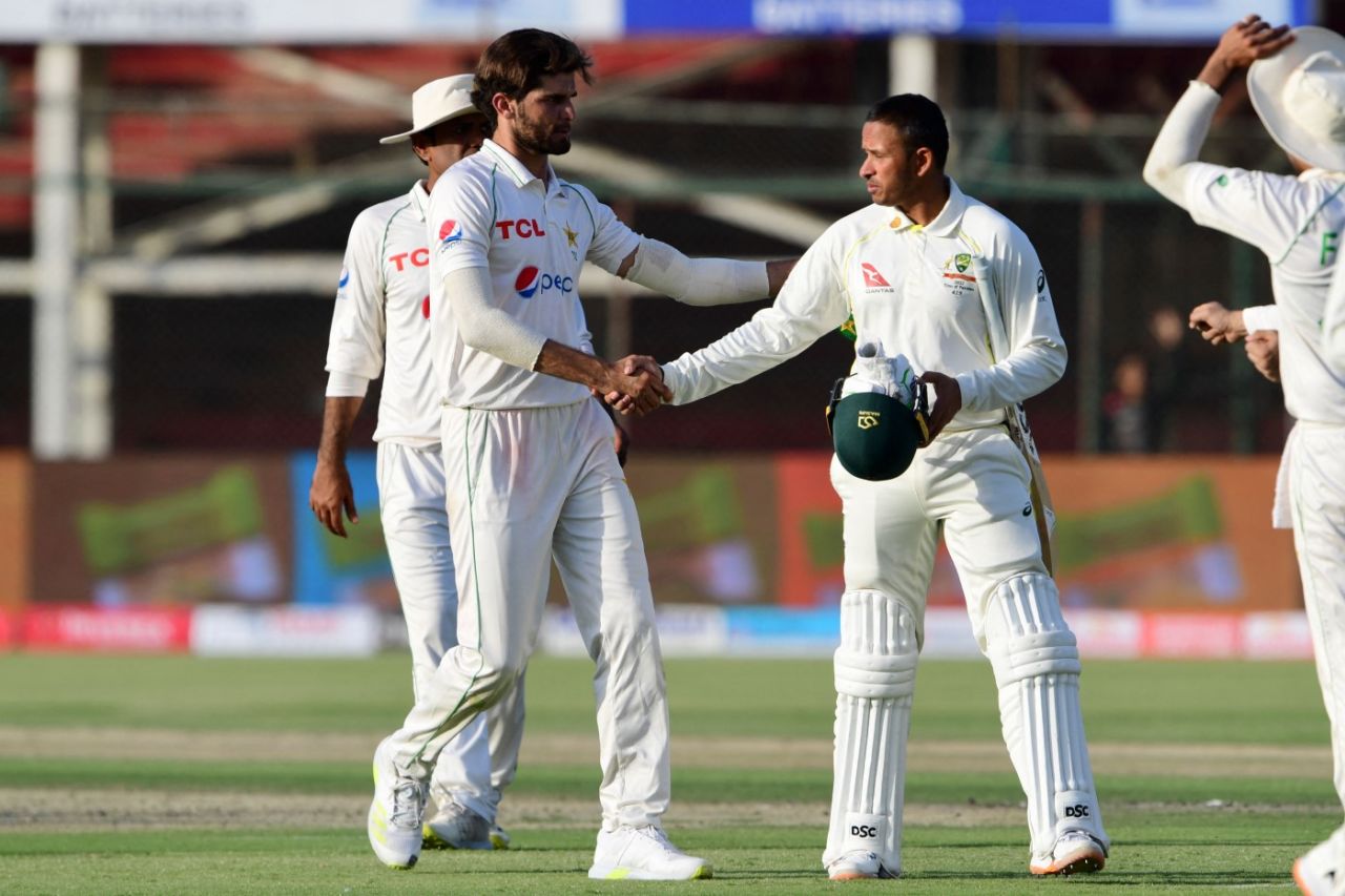 Shaheen Shah Afridi congratulates Usman Khawaja, Pakistan vs Australia, 2nd Test, Karachi, March 12, 2022