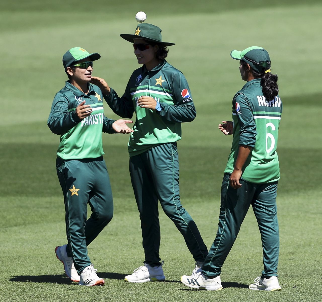 Nida Dar, Diana Baig and Nashra Sandhu celebrate a dismissal, Pakistan vs Bangladesh, Women's World Cup 2022, Hamilton, March 14, 2022