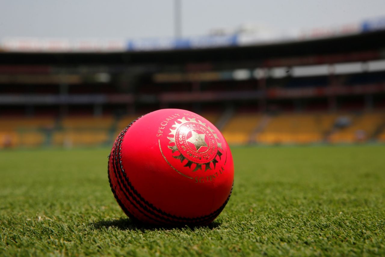 The pink ball came out for the India-Sri Lanka Test in Bengaluru, India vs Sri Lanka, 2nd Test, Bengaluru, 3rd day, March 14, 2022
