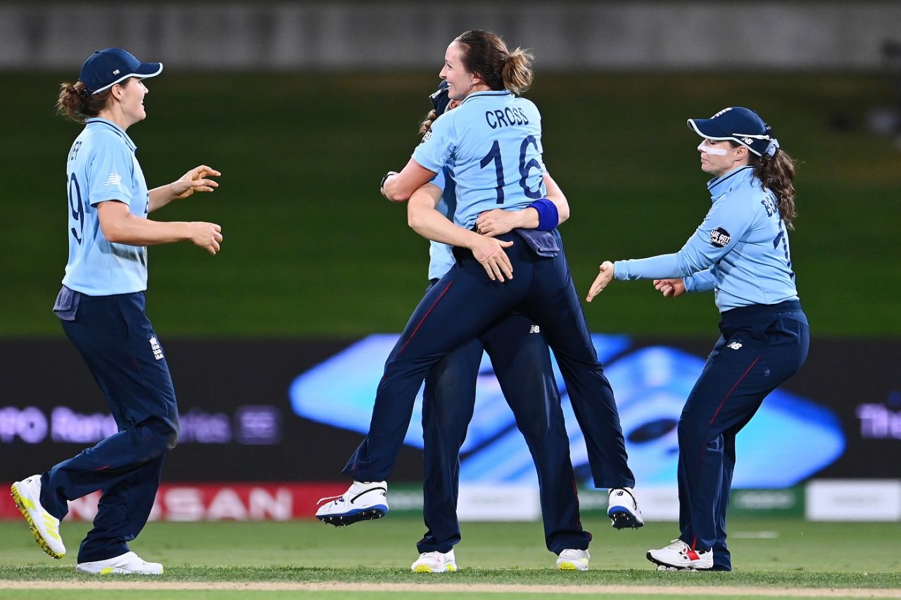 Kate Cross celebrates with her team-mates after dismissing Laura Wolvaardt, England vs South Africa, Women's World Cup 2022, Mount Maunganui, March 14, 2022