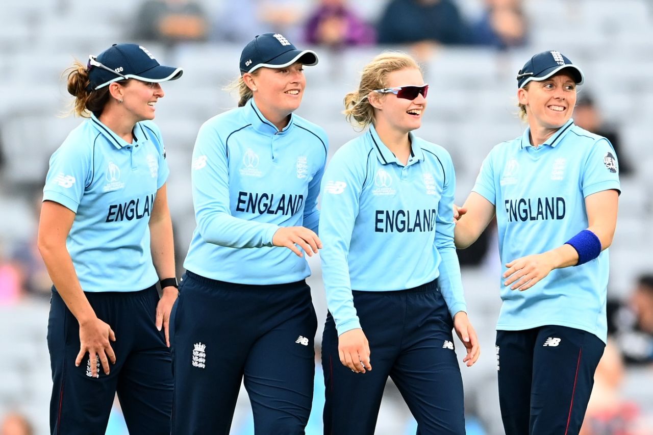 Charlie Dean celebrates a wicket with Kate Cross, Sophie Ecclestone and Heather Knight, New Zealand vs England, Women's World Cup 2022, Auckland, March 20, 2022