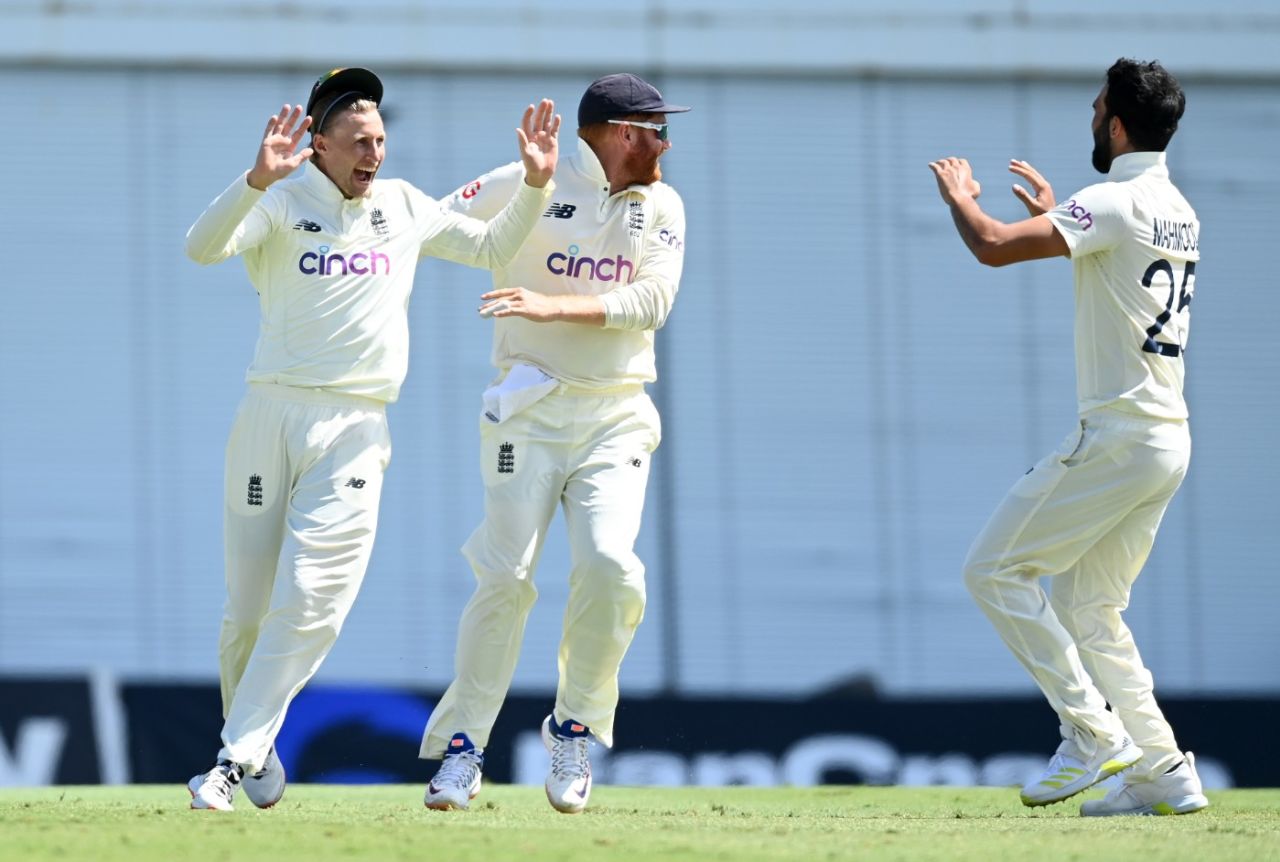 Saqib Mahmood struck in his first over as Joe Root held a parried catch, West Indies vs England, 2nd Test, Kensington Oval, Barbados, 5th day, March 20, 2022