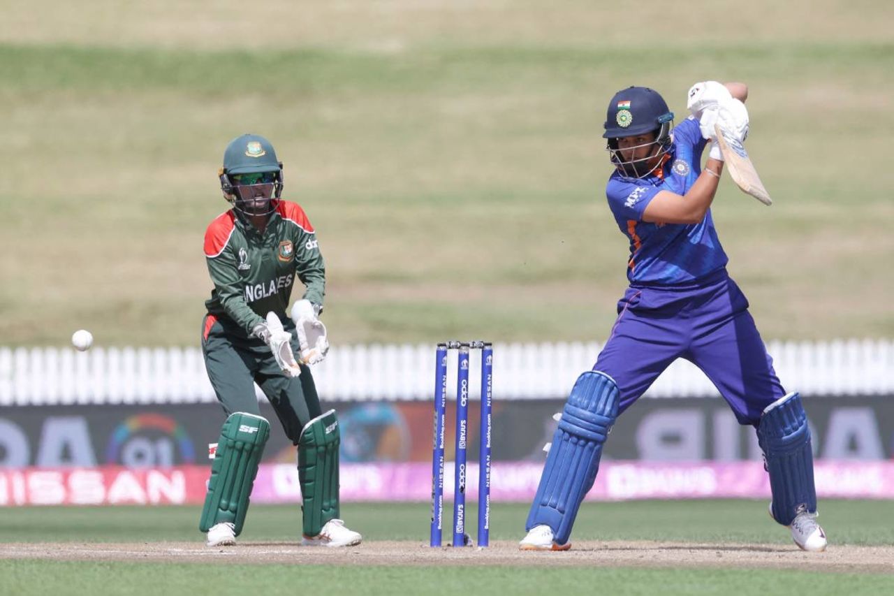 Shafali Verma punches through cover, Bangladesh v India, Women's World Cup, Hamilton, March 22, 2022