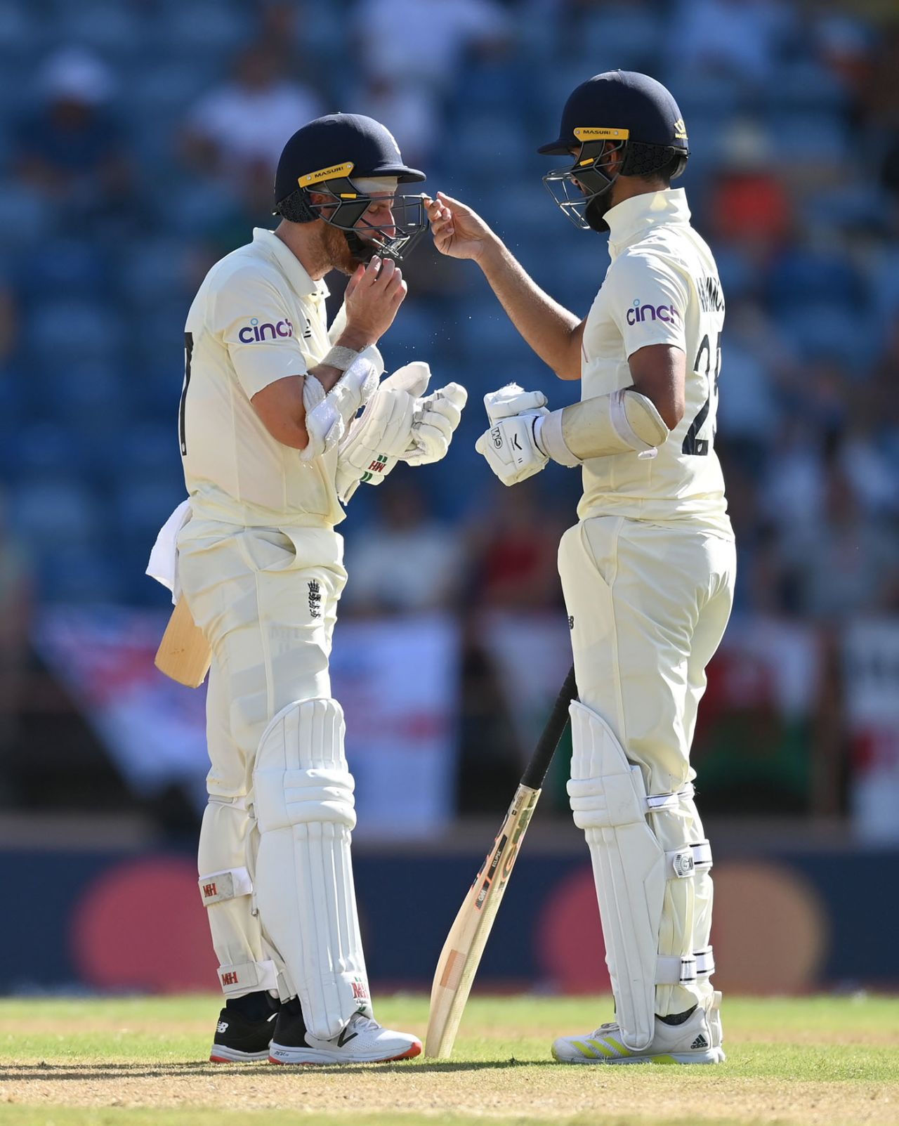 Saqib Mahmood helps Jack Leach wipe the sweat off his glasses, West Indies vs England, 3rd Test, Grenada, 1st day, March 24, 2022