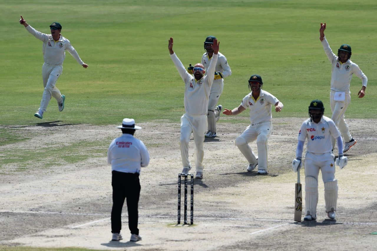 Nathan Lyon won an appeal against Azhar Ali, Pakistan vs Australia, 3rd Test, Lahore, 5th day, March 25, 2022