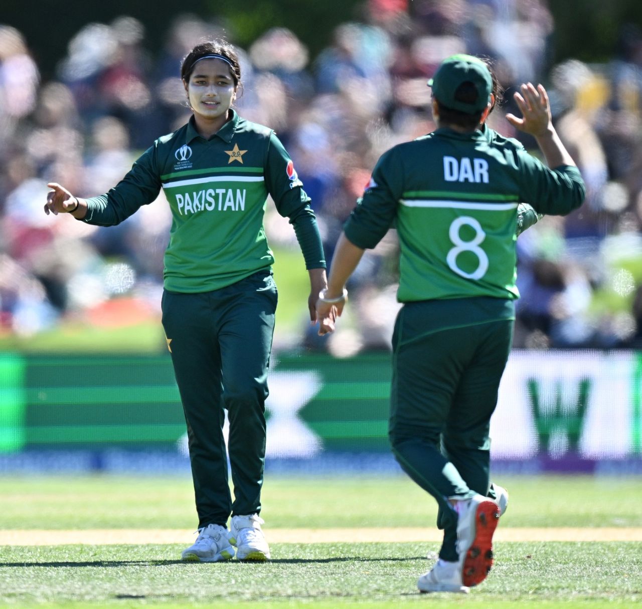 Fatima Sana celebrates the wicket of Brooke Halliday with Nida Dar, New Zealand vs Pakistan, Women's World Cup 2022, Christchurch, March 26, 2022