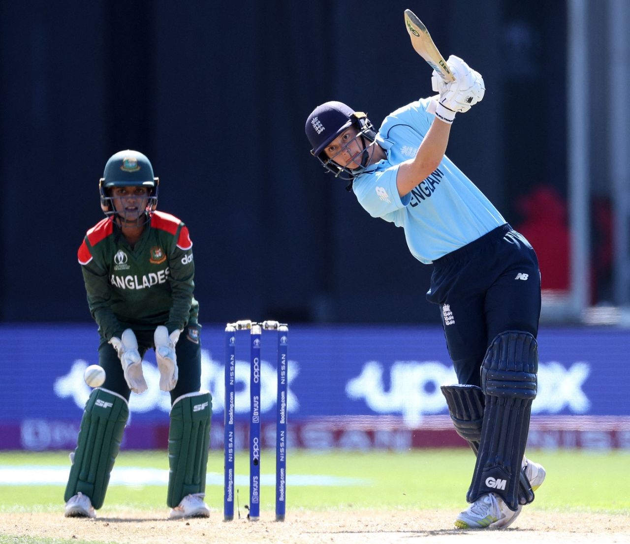 Amy Jones hits one through the off side, England vs Bangladesh, Women's World Cup 2022, Wellington, March 27, 2022