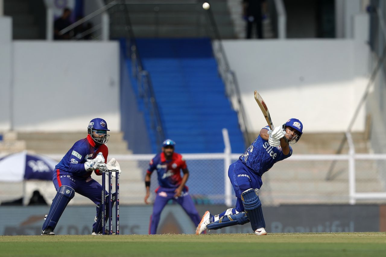 Ishan Kishan goes big in the direction of midwicket, Delhi Capitals vs Mumbai Indians, IPL 2022, Mumbai, March 27, 2022