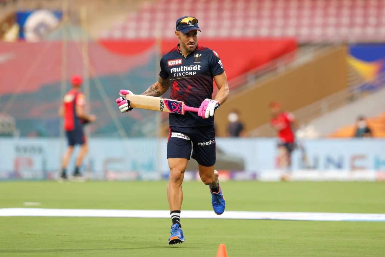 Faf du Plessis warms up ahead of his first game as Royal Challengers Bangalore captain, Punjab Kings vs Royal Challengers Bangalore, IPL 2022, DY Patil Stadium, Mumbai, March 27, 2022
