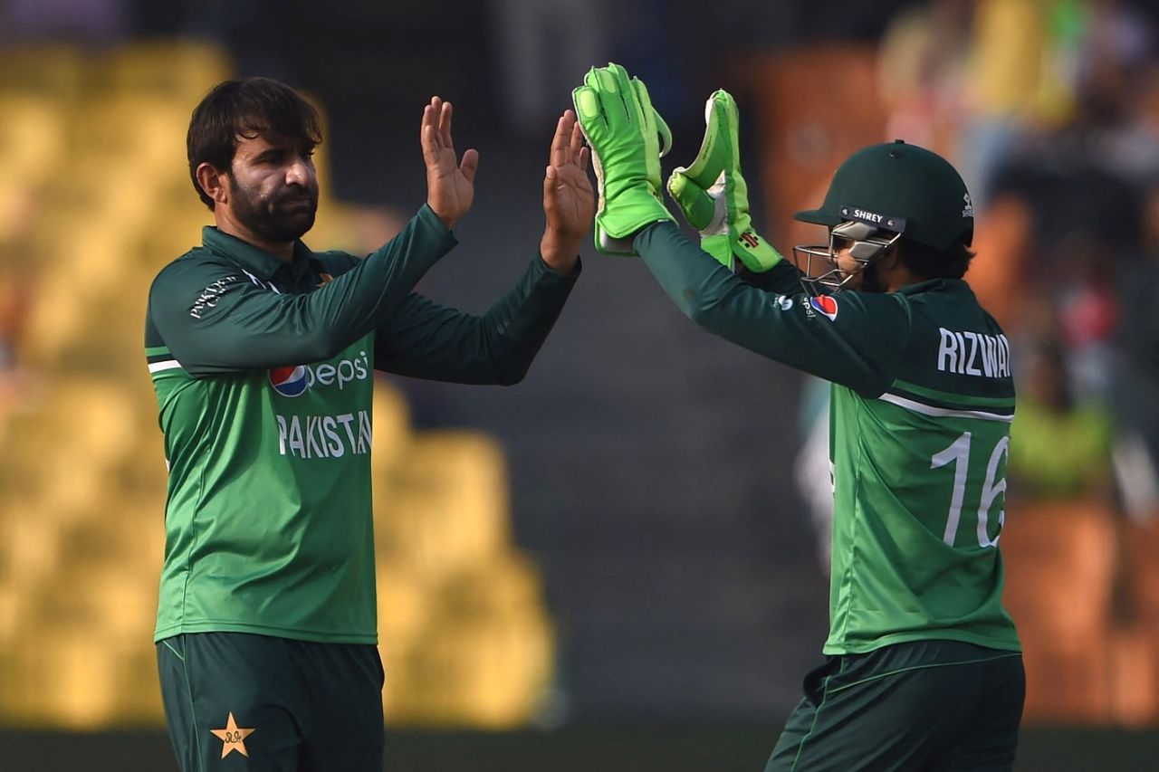 Iftikhar Ahmed removed Travis Head for 101, Pakistan vs Australia, 1st ODI, Lahore, March 29, 2022