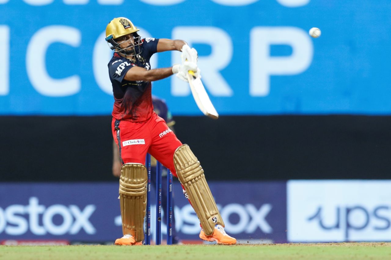 Harshal Patel produced a crucial cameo for Royal Challengers Bangalore, Kolkata Knight Riders vs Royal Challengers Bangalore, IPL 2022, Navi Mumbai, March 30, 2022