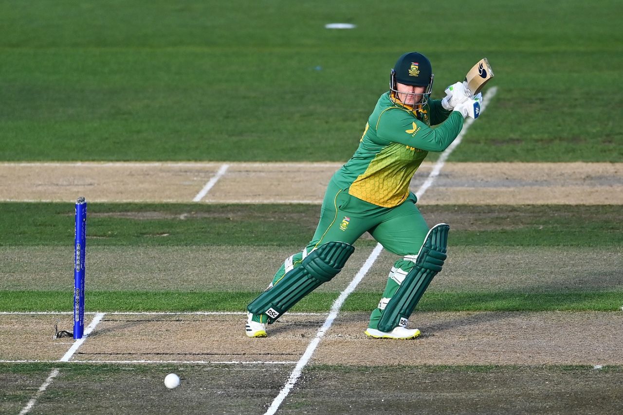 Lizelle Lee hits one through the off side, South Africa vs England, Women's World Cup 2022, 2nd semi-final, March 31, 2022
