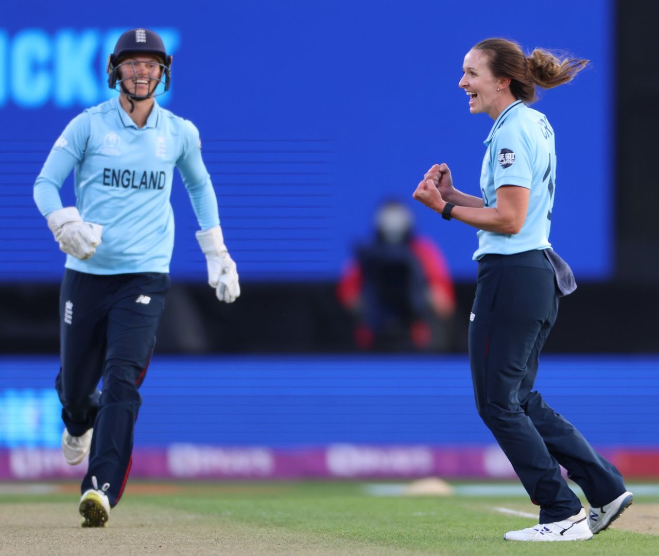Kate Cross dismissed Sune Luus in her first over, South Africa vs England, Women's World Cup 2022, 2nd semi-final, March 31, 2022