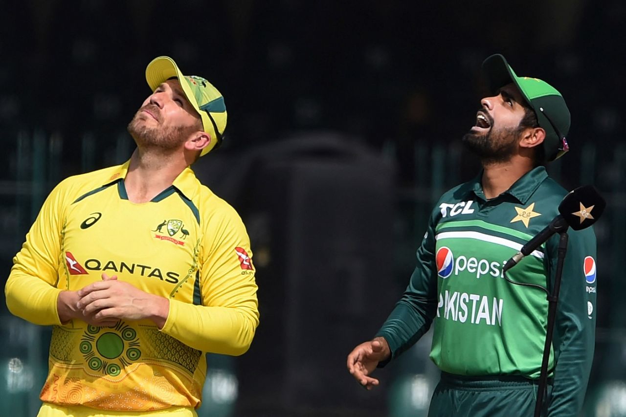 Babar Azam flicks the coin with Aaron Finch calling, Pakistan vs Australia, 2nd ODI, Lahore, March 31, 2022