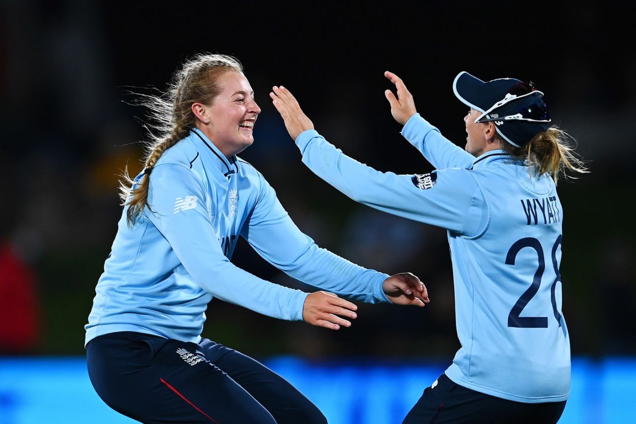 Sophie Ecclestone and Danielle Wyatt had a match to remember, England vs South Africa, Women's World Cup 2022, 2nd semi-final, Mar 31, 2022