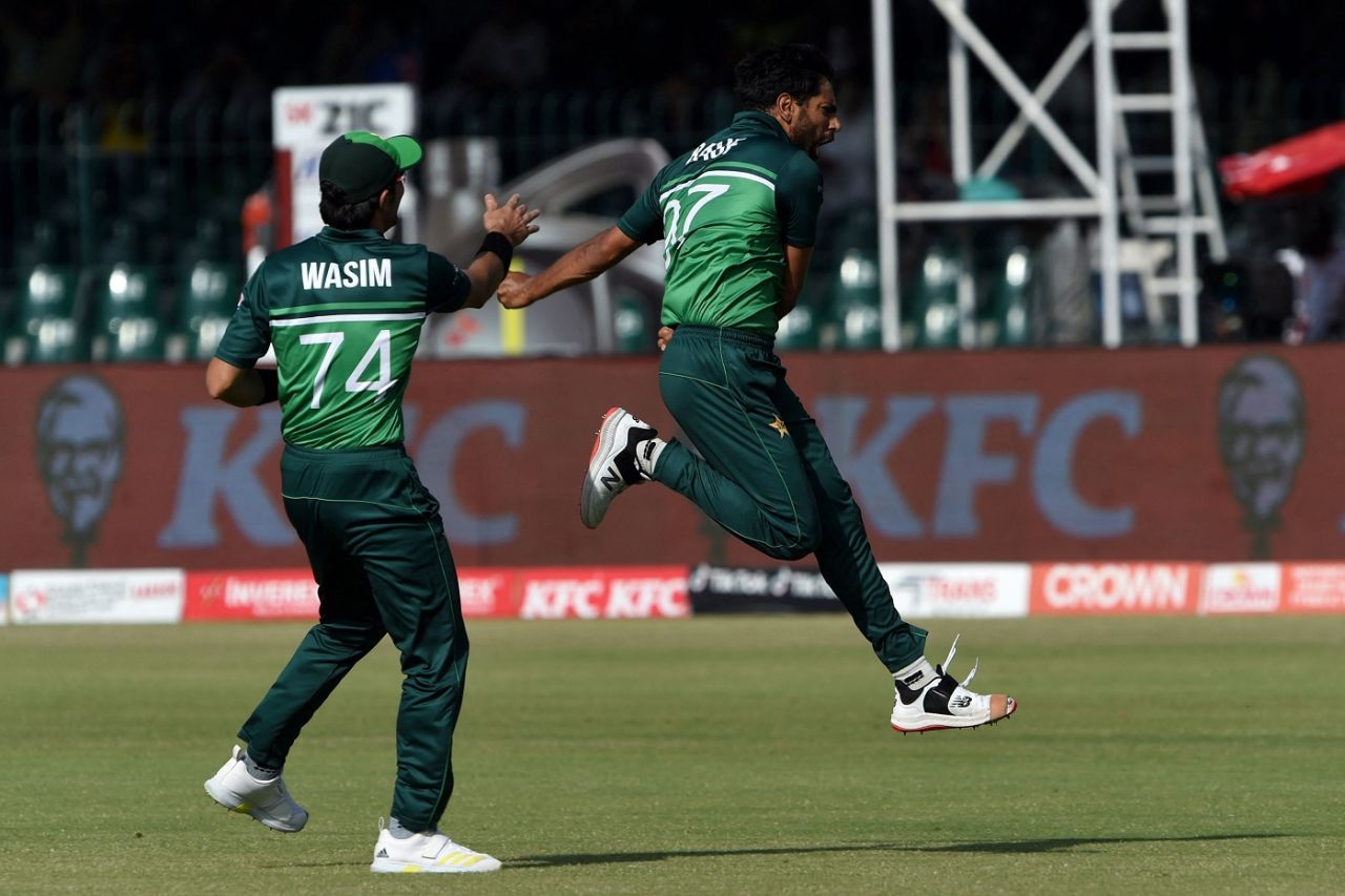 Haris Rauf celebrates after setting up and dismissing Aaron Finch, Pakistan vs Australia, 3rd ODI, Lahore, April 2, 2022