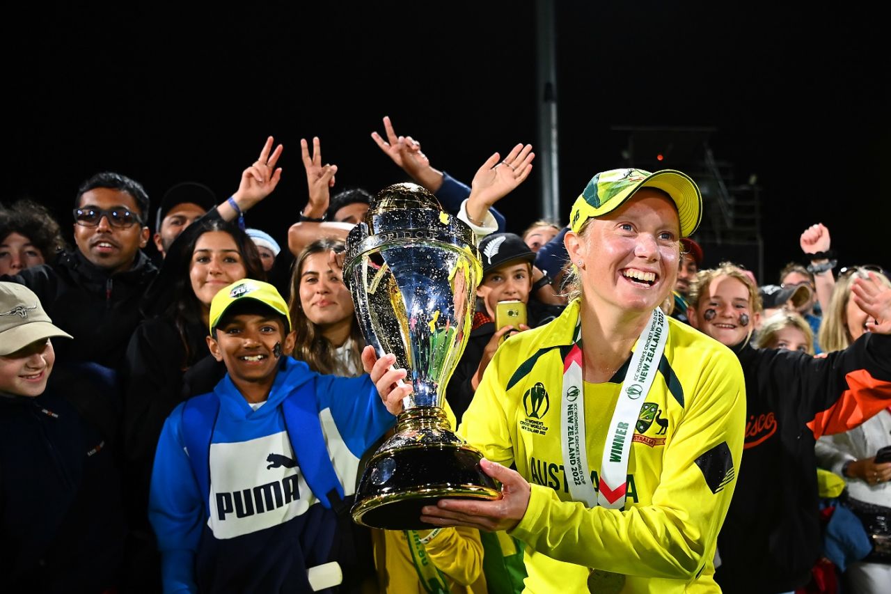 Alyssa Healy poses with the World Cup trophy, Australia vs England, Women's World Cup 2022 final, Christchurch, April 3, 2022