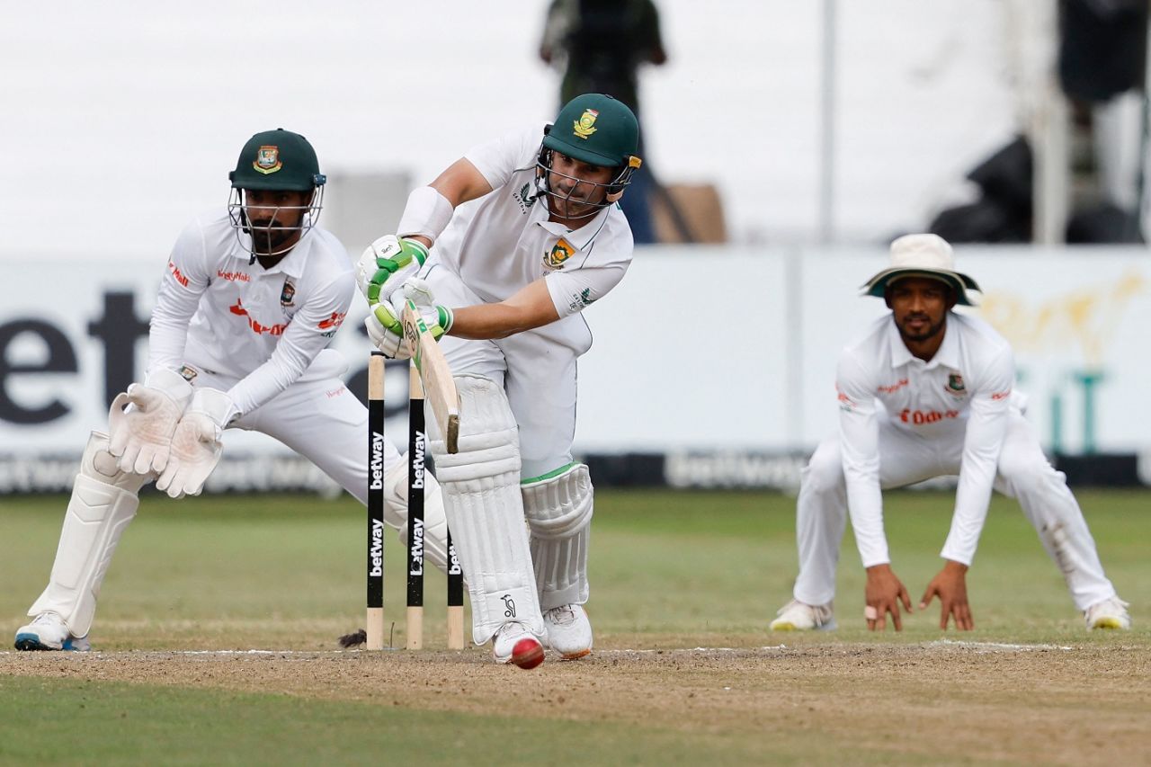 Dean Elgar looks to flick one to the on side, South Africa vs Bangladesh, 1st Test, Durban, 4th Day, April 3, 2022